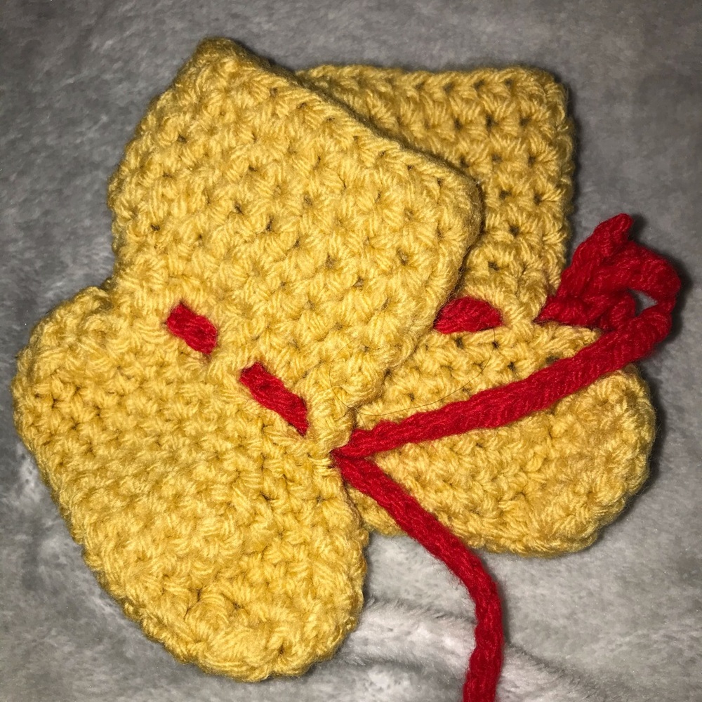 Pooh bear theme baby slippers